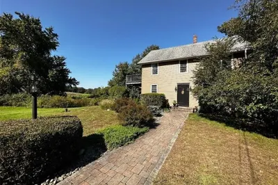 170 Ballard Rd 1