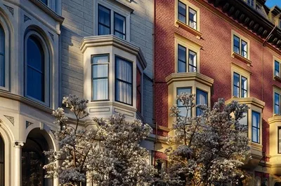 18 Commonwealth Avenue