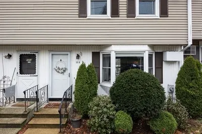 15-h Gibbs Street