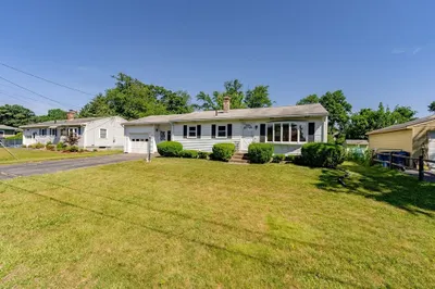38 Calvin Circle 1
