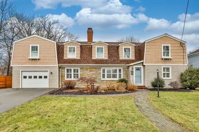 150 Pleasant St 1