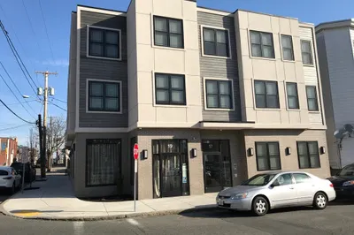17 Dehon St #2