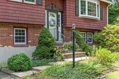 7 Meadowbrook Rd 1