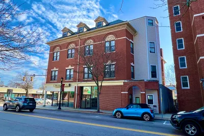 6 S Washington Street #204 1