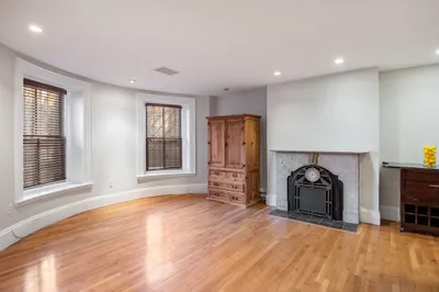 33 Worcester Sq #2