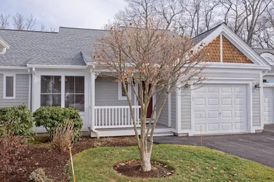 8 Whispering Brook Rd #8 1