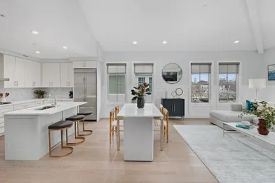 945-947 E Broadway #9