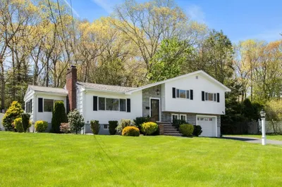 89 Hollingsworth Rd 1