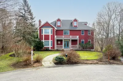 5 Howard Munroe Place