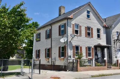127 Grinnell St