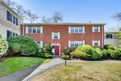 128 Lake Shore Rd #1 1