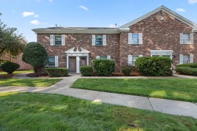 202 Windsor Drive #202 1