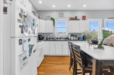 318 W Broadway #1