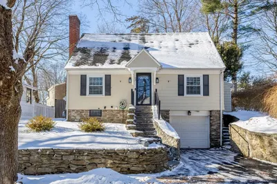23 Tiverton Parkway 1