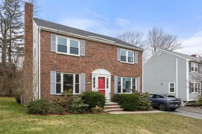3 Loyola Cir 1