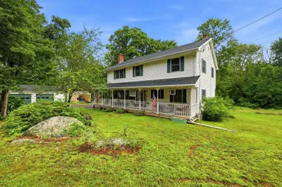 10 Lyman Barnes Rd 1