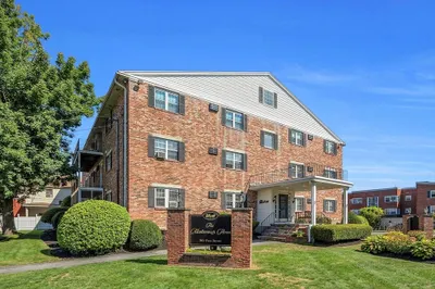 305 Pine Street #6 1