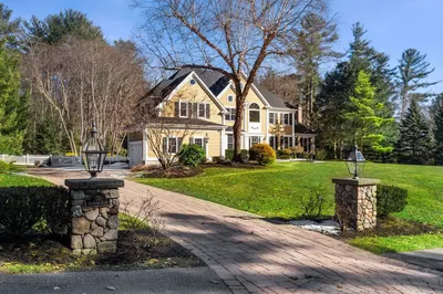 15 Macintyre Drive 1