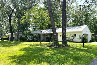216 Bel Air Dr 1