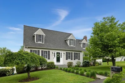 6 Julia Connors Dr
