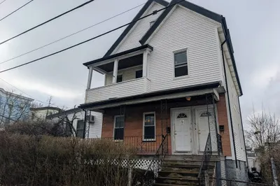 69 Warren Ave