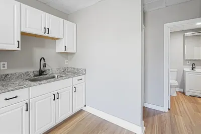 100 Appleton St #2