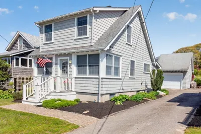 52 Circuit Ave 1