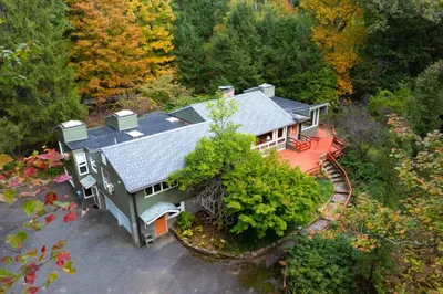 30 Mill St