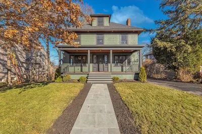 152 Stratford Street 1