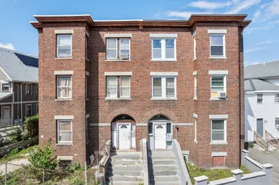 65 Dennis St #3 1