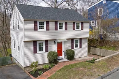 82 Woodland Rd