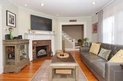 67 Fernwood Ave 1