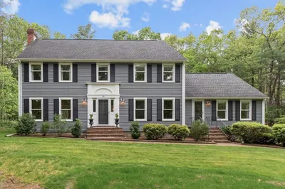 88 Carlton Ln