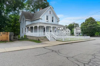 204 School St 1