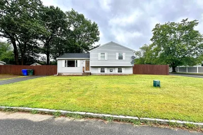 102 Starling Rd