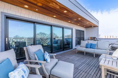 35 Farragut Rd #3