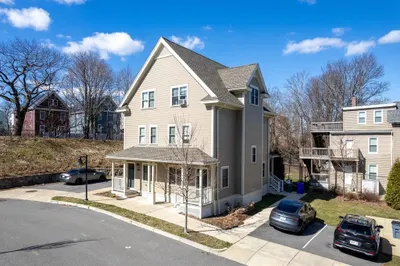 39 Edgewood St #39 1