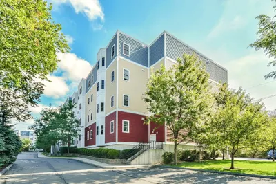 30 Franklin Ct #325
