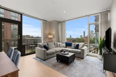 32 Traveler St #604