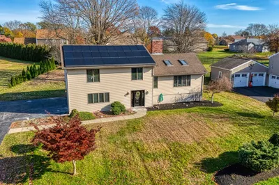 160 Yankee Peddler Dr 1