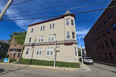 13 Bismarck St #1