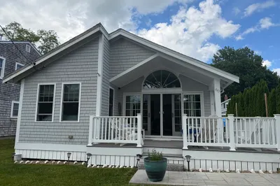 60 Wamsutta Ave 1