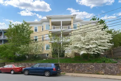 33 Main St #3