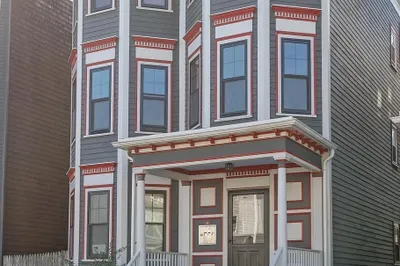 21 1/2 Mount Vernon St #3