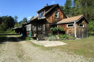 6 Thomas Rd 1