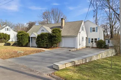 21 Janet Cir 1