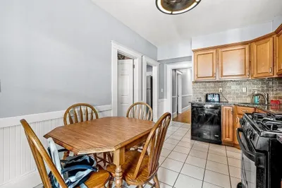 22 Auburn St #3 1