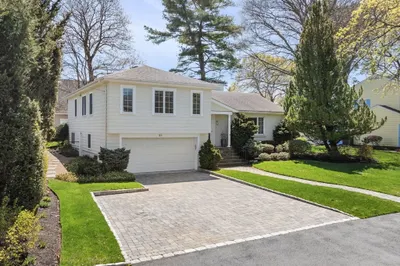 21 Phillips Avenue 1
