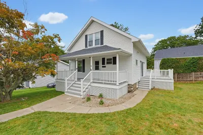 30 Barrett Ave 1