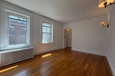 7 Grove St #11 1